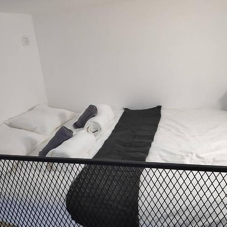 Centrally-Located Quiet Cozy Loft Apartment Беэр-Шева Экстерьер фото