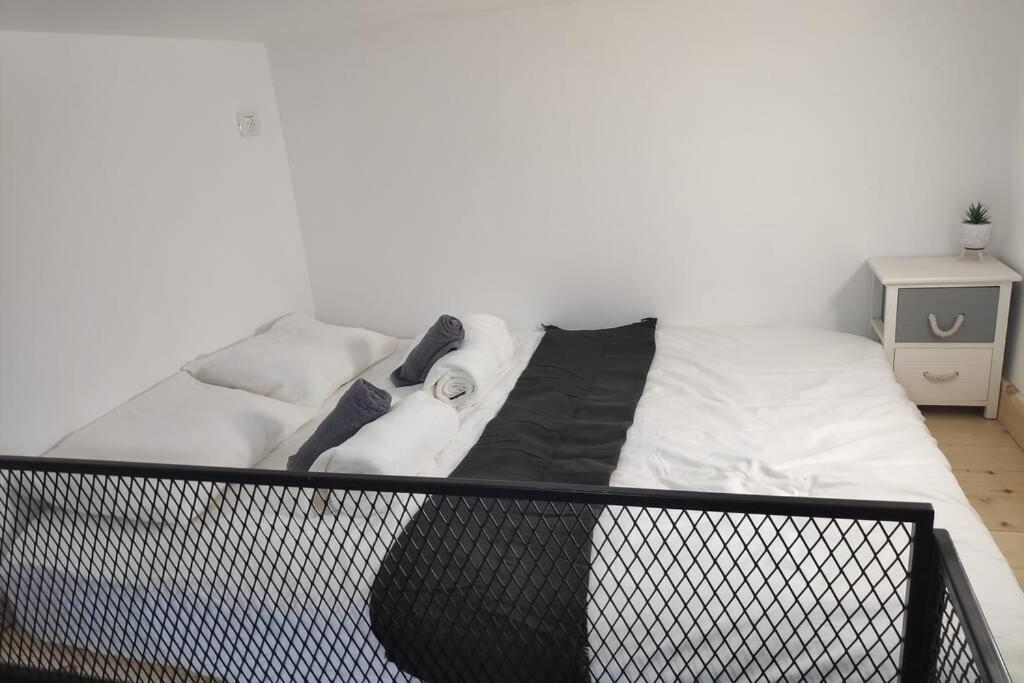 Centrally-Located Quiet Cozy Loft Apartment Беэр-Шева Экстерьер фото