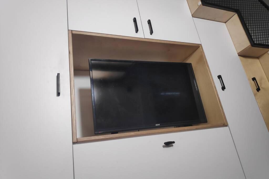 Centrally-Located Quiet Cozy Loft Apartment Беэр-Шева Экстерьер фото